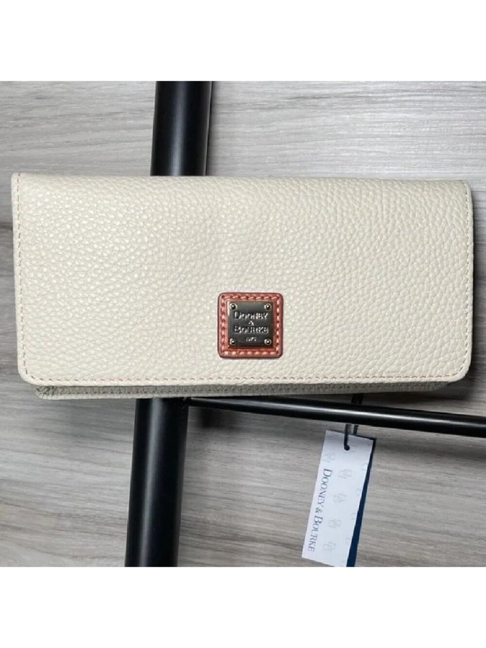 NIB- Dooney & Bourke Pebble Leather Slim Wallet, Bone